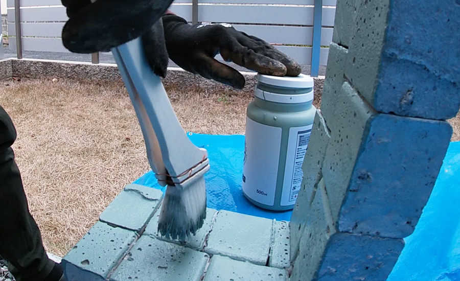 コンクリートブロックでベランダ水栓のDIY塗装