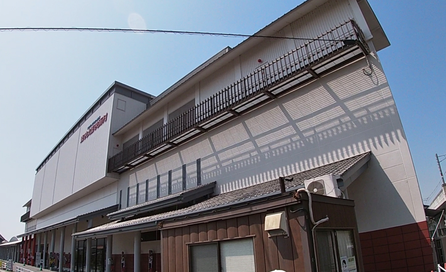 京都の中心街からも電車や車ですぐの場所にある東映太秦映画村
