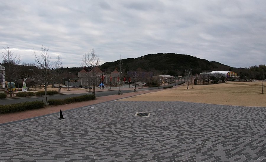 東京ドーム28個分にもなる淡路島公園の中にあります