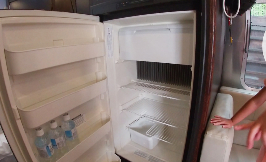 冷蔵庫も結構な大きさのものが入っていて、持ち込んだ食材も十分入ります。